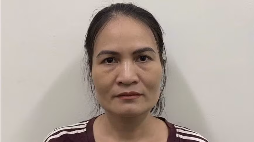 Hoàng Thị Thanh Nga, chuyên viên Vụ Vận tải, Tổng cục Đường bộ bị bắt vì bán thẻ "luồng xanh"
