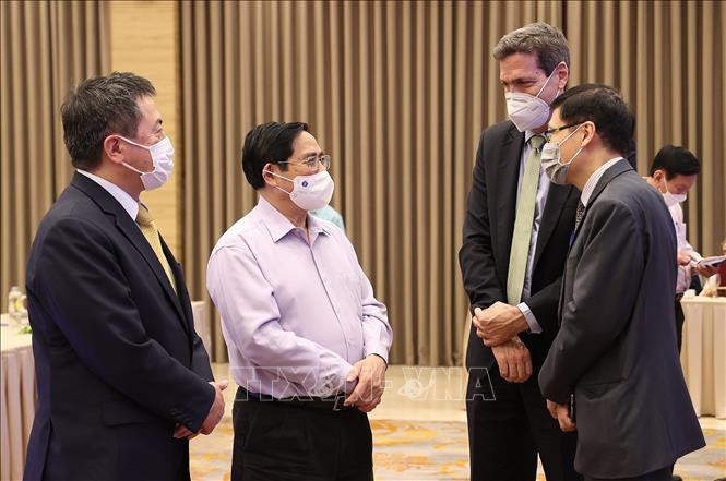Thủ tướng Phạm Minh Chính với các đại biểu tham dự hội thảo. Ảnh: Dương Giang/TTXVN.