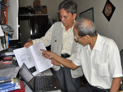 “Thầy – trò” đều hai thứ tóc . “Thầy – trò” đều hai thứ tóc