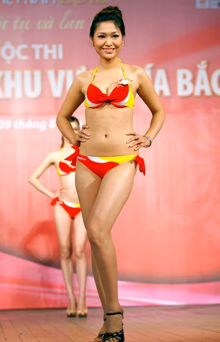 Thiều Thị Linh, SBD: 907. Cao 1,70m. Số đo ba vòng: 85-63-90