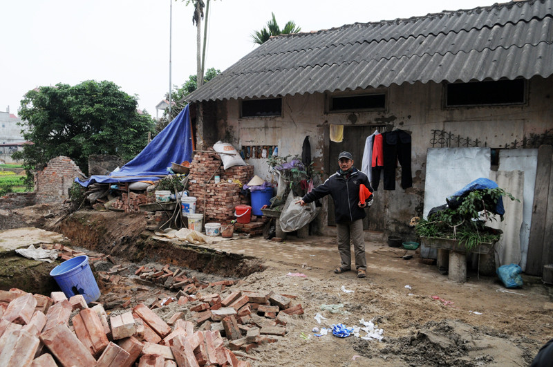 Ông Phạm Văn Thắng và ngôi nhà nơi xảy ra tranh chấp