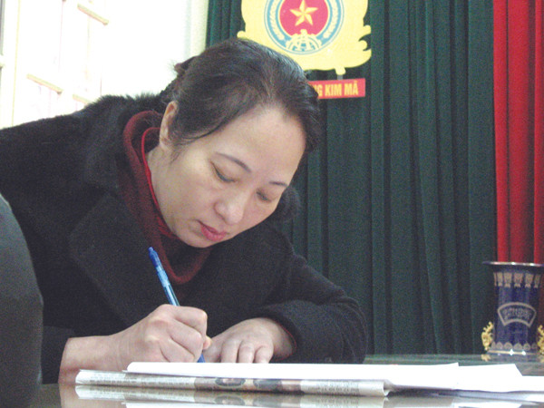 Bà chủ bạo hành ôsin viết tường trình tại cơ quan điều tra