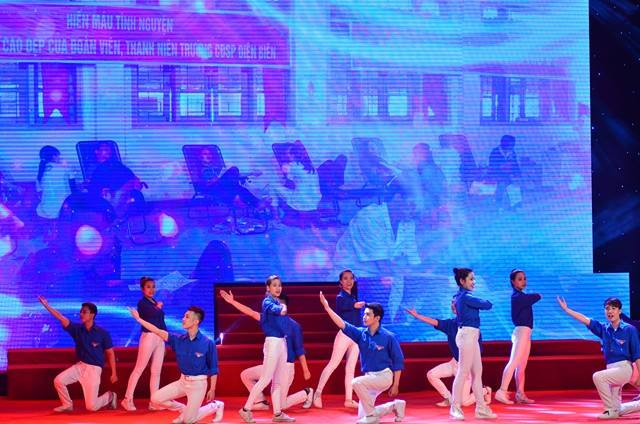 Lễ kỷ niệm 85 năm ngày thành lập Đoàn TNCS Hồ Chí Minh ảnh 8