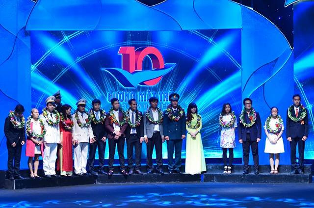 Công bố 10 Gương mặt trẻ Việt Nam tiêu biểu 2015 ảnh 29