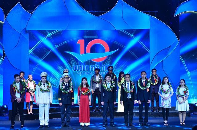 Công bố 10 Gương mặt trẻ Việt Nam tiêu biểu 2015 ảnh 30