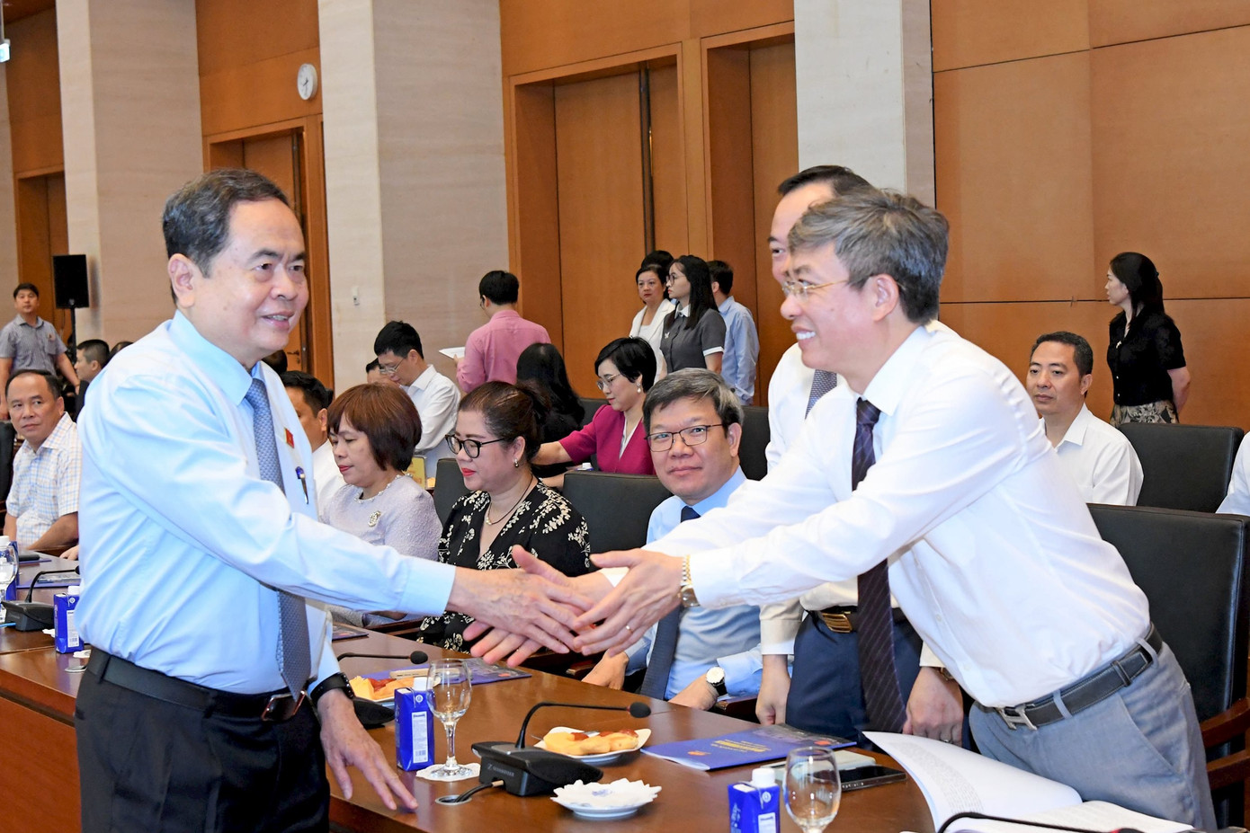 Chủ tịch Quốc hội Trần Thanh Mẫn với các đại biểu dự cuộc gặp mặt. Ảnh: Lâm Hiển Chủ tịch Quốc hội Trần Thanh Mẫn với các đại biểu dự cuộc gặp mặt. Ảnh: Lâm Hiển