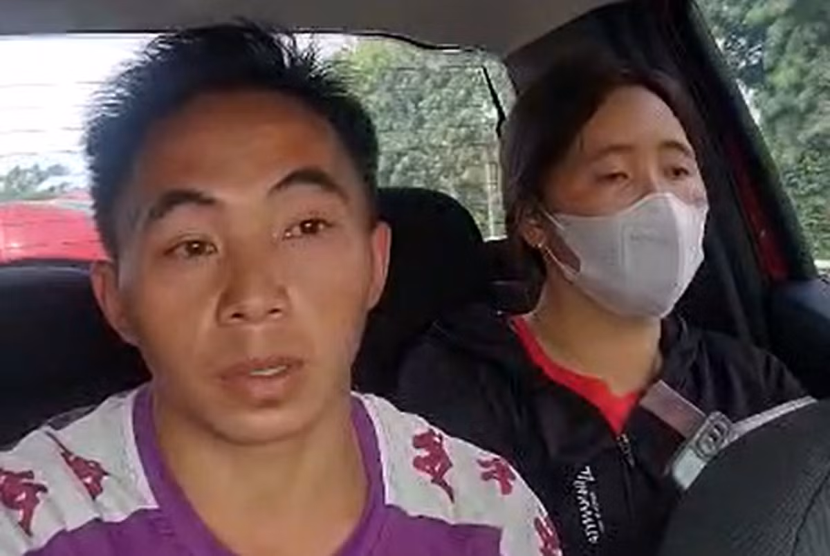 Hai người được anh Trường cho đi nhờ xe và kể lại diễn biến câu chuyện. Ảnh: Cắt từ clip.