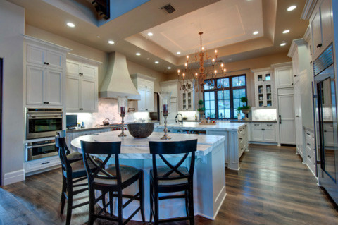 Phòng khách ấm cúng, lộng lẫy Bể bơi ngoài trời rộng rãi Phòng bếp đầy đủ tiện nghi Phòng ăn liền kề với một quầy bar trong nhà. Phòng khách ấm cúng, lộng lẫy Bể bơi ngoài trời rộng rãi Phòng bếp đầy đủ tiện nghi Phòng ăn liền kề với một quầy bar trong nhà.