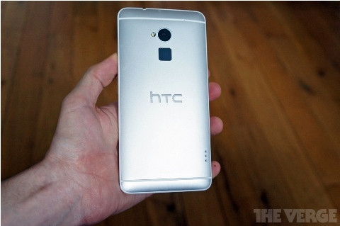 Thiết kế khá tương đồng với HTC One