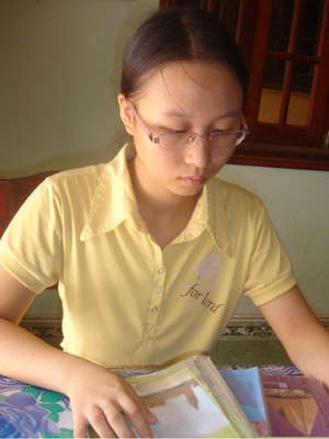 Hoàng Tú Linh: Sách cũ với em cũng là một niềm hạnh phúc