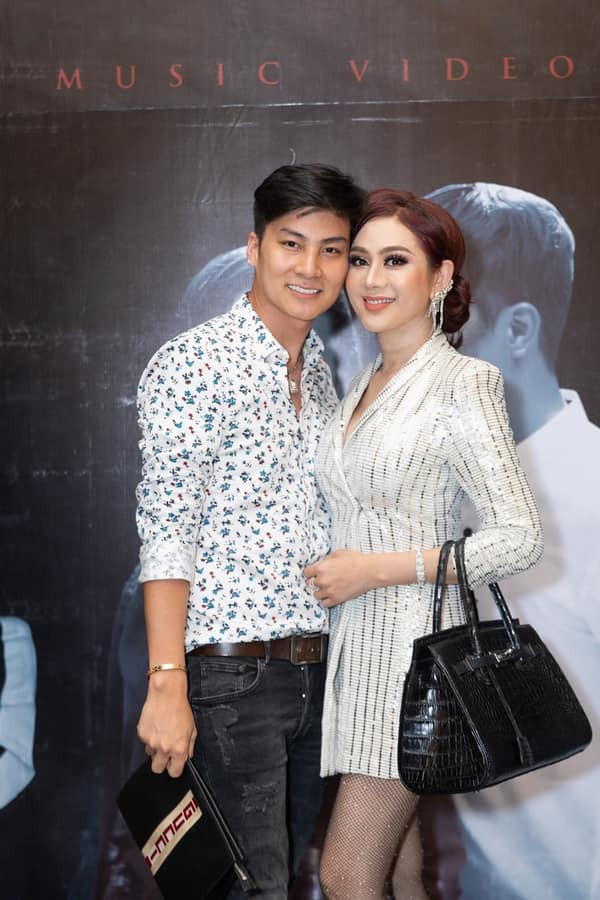 Lâm Khánh Chi gây sốc với gương mặt nhăn nheo, chi chít sần sùi ảnh 6