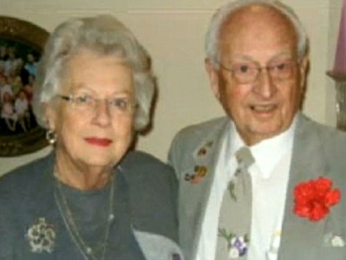 Cưới nhau suốt 65 năm, cùng làm việc bên nhau hàng ngày nhưng tình yêu vẫn dạt dào 