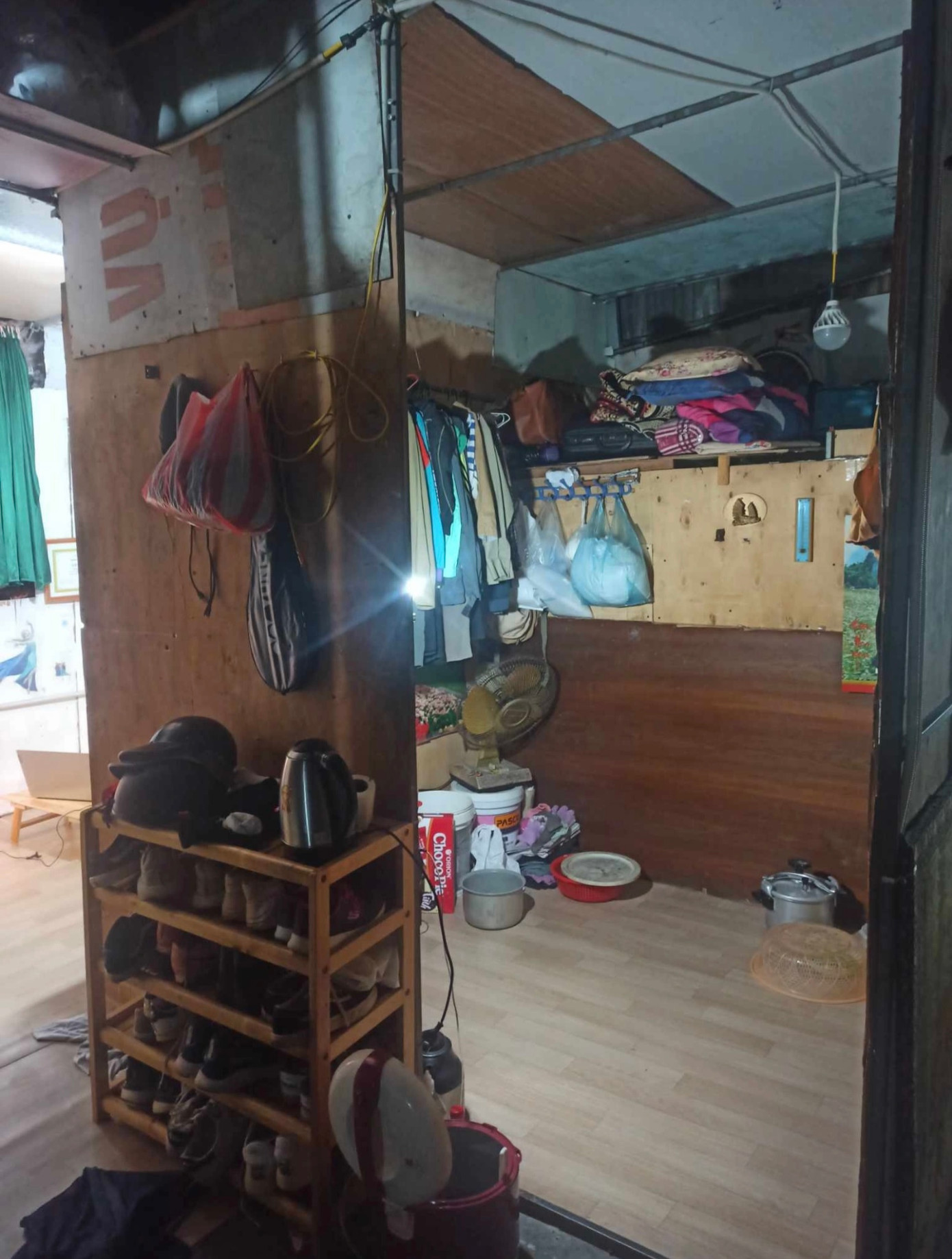 Căn phòng trọ nhỏ nơi gia đình Trung sinh sống (Ảnh: Nhân vật cung cấp).