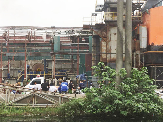 Cơ quan chức năng đã có mặt tại hiện trường. (Ảnh: Người dân cung cấp/VTV)