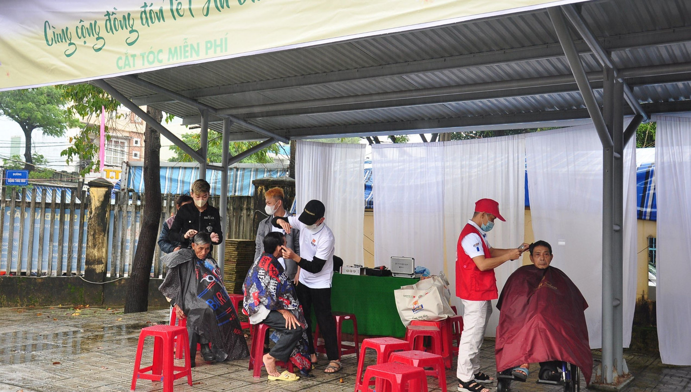 Nhiều hoạt động ý nghĩa tại chương trình nhằm chia sẻ với người nghèo dịp Tết Giáp Thìn 2024.