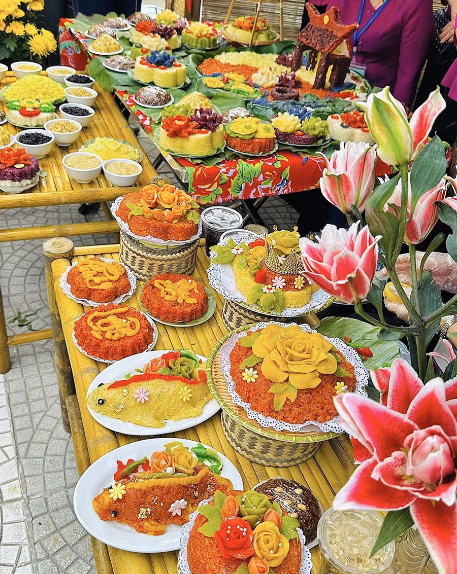 Xôi Phú Thượng tại lễ hội diễn ra vào mùng 8 tháng Giêng âm lịch vừa qua.