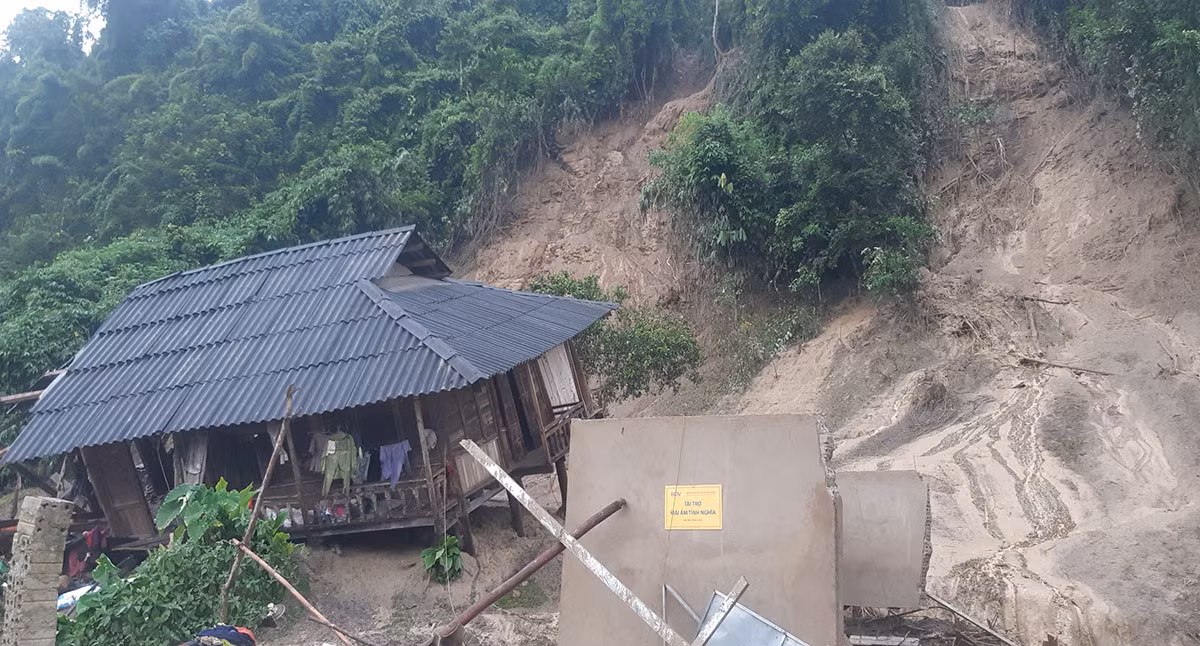 Lũ về trong đêm khiến 2 người chết, 5 người mất tích trên địa bàn tỉnh Điện Biên. Ảnh: Nguyễn Dương (VietNamNet)