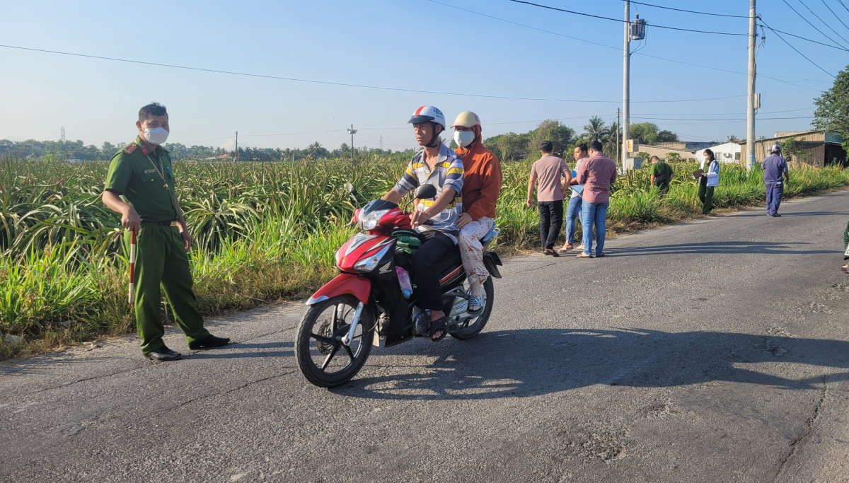 Công an có mặt bảo vệ hiện trường, điều tra vụ việc. Công an có mặt bảo vệ hiện trường, điều tra vụ việc.