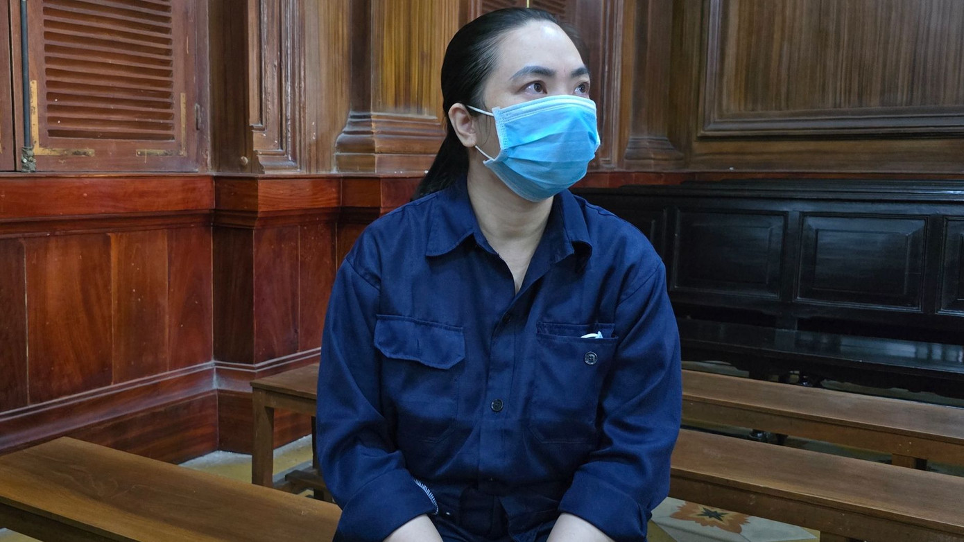 Bảo mẫu Nguyễn Ngọc Phượng bị tòa án tuyên tù chung thân về tội "Giết người". Bảo mẫu Nguyễn Ngọc Phượng bị tòa án tuyên tù chung thân về tội "Giết người".