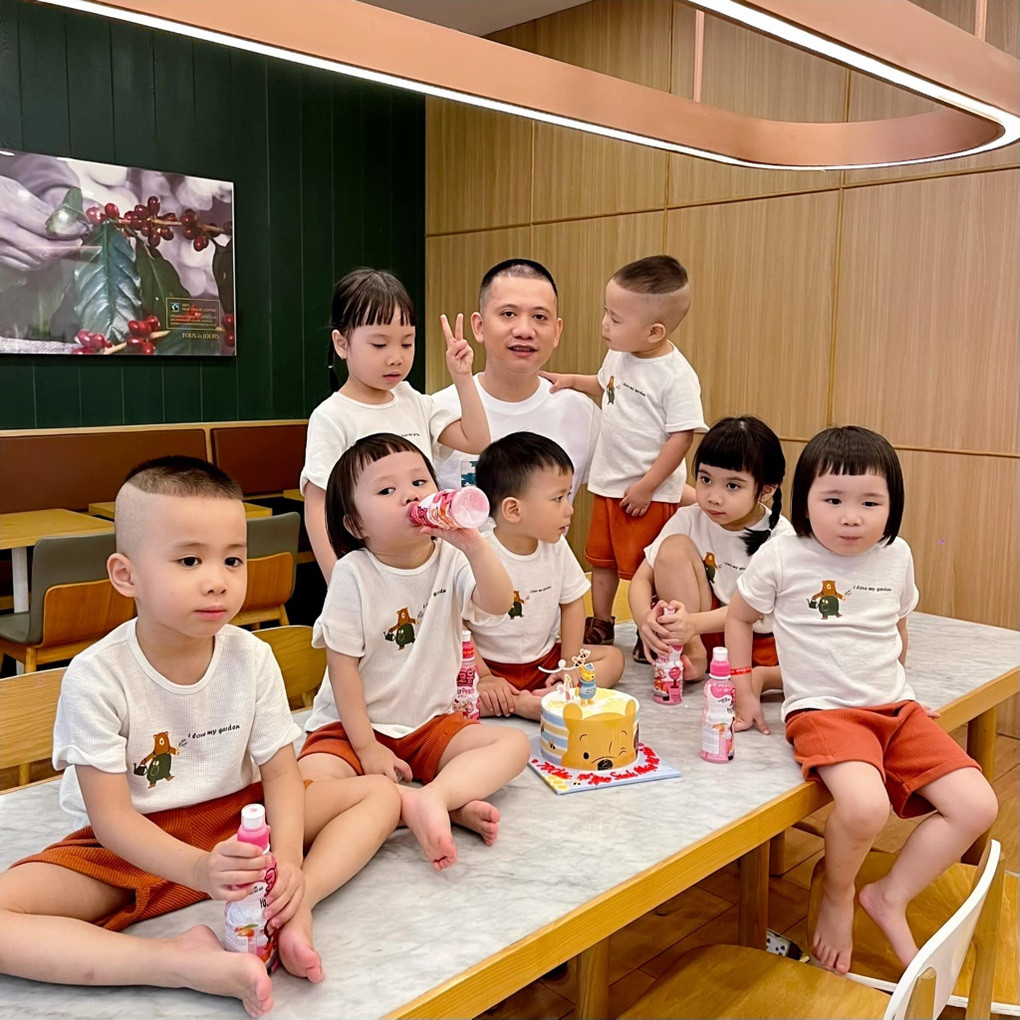 Chi phí nuôi con chiếm phần lớn trong bảng chi tiêu của gia đình anh Hiếu (Ảnh: Nhân vật cung cấp).