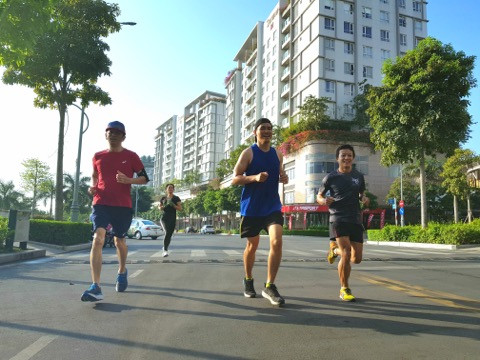 Mục kích 'lò luyện công' của runner Sài thành cho Tiền Phong Marathon ảnh 10