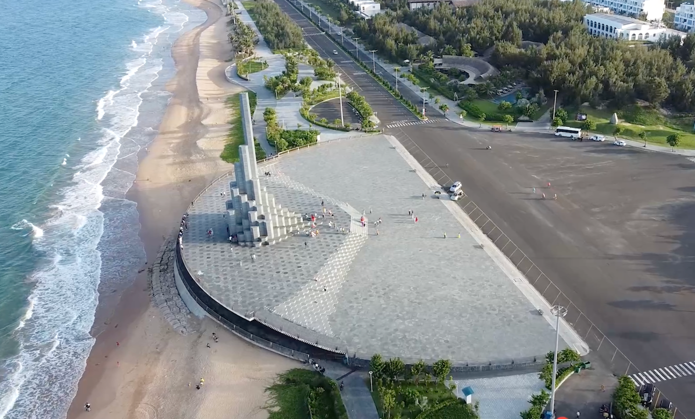 Tháp Nghinh Phong là điểm nhấn du lịch của TP Tuy Hoà và tỉnh Phú Yên. Ảnh: L.H.