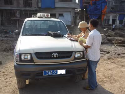 Thủ tục rườm rà, nhiều tài xế xe tải luôn có tâm lý muốn tự “nộp phạt nhanh” cho CSGT thay vì phải lập biên bản Ảnh minh họa