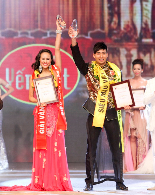 Phương Mai và Hữu Long giành giải vàng Siêu mẫu 2012