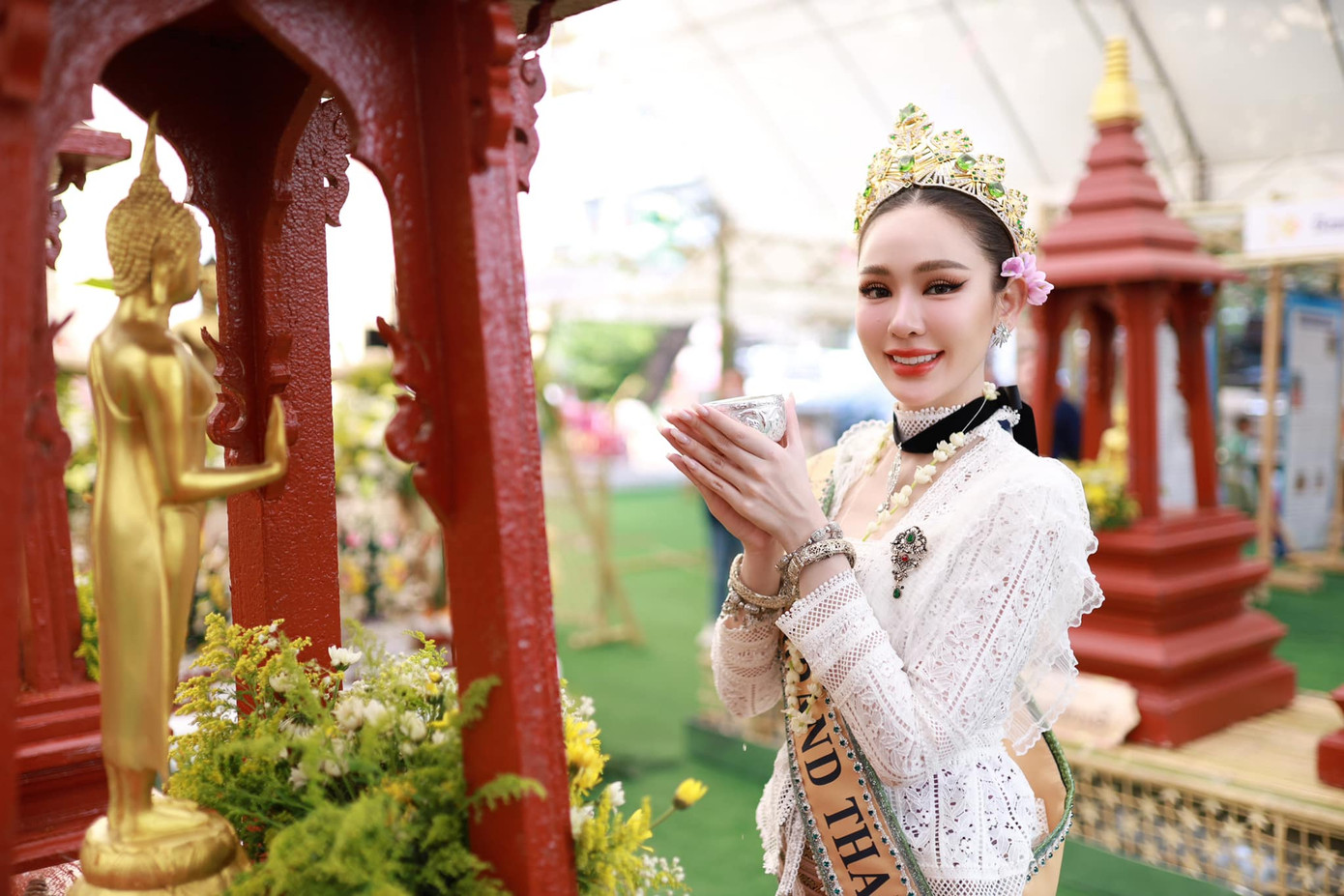 Hoa hậu Hòa bình Thái Lan 2024 Malin Chara-anan tích cực tham dự nhiều sự kiện sau khi đăng quang.