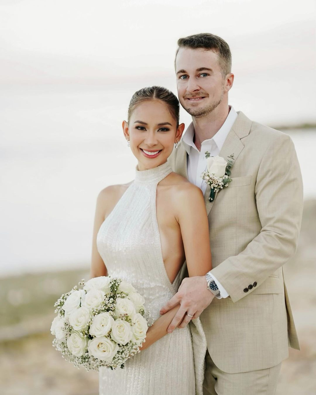 Á hậu 1 Hoa hậu Hòa bình 2020 Samantha Bernardo tổ chức hôn lễ với chồng ngoại quốc.