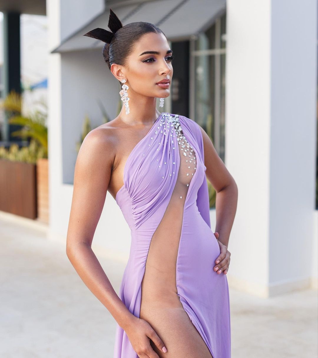 Celinee Santos Frías - Á hậu 4 Hoa hậu Quốc tế 2022 - tiếp tục thi nhan sắc.