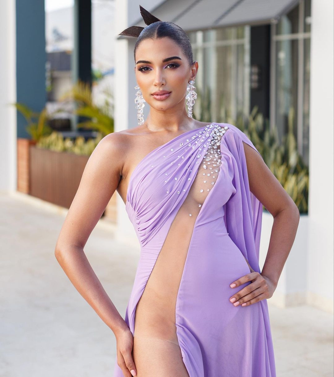 Celinee Santos Frías - Á hậu 4 Hoa hậu Quốc tế 2022 - tiếp tục thi nhan sắc.