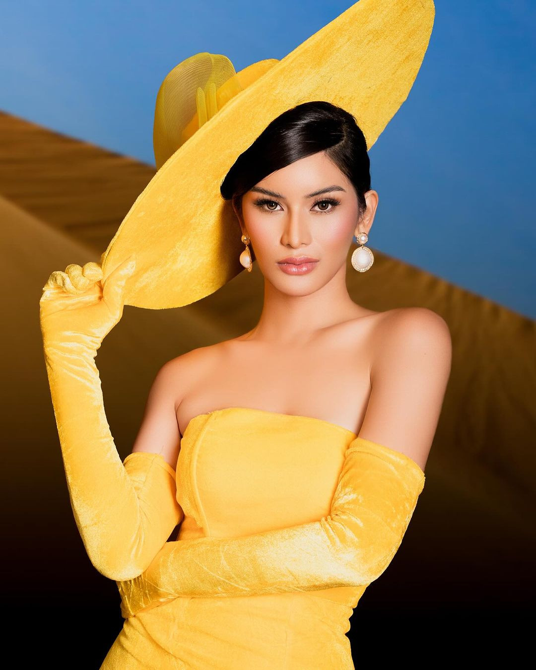 Sophia đang hoạt động trong lĩnh vực làm đẹp, mỹ phẩm và chăm sóc da. Cô quảng cáo cho nhiều thương hiệu mỹ phẩm, quần áo và đồ tiêu dùng.