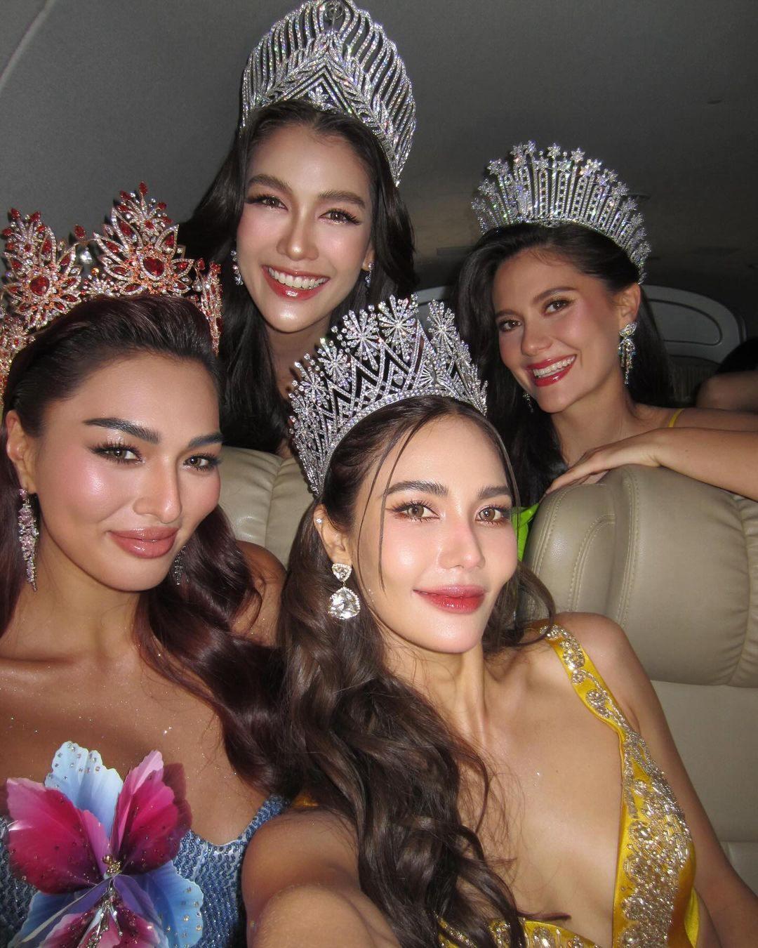 Các Hoa hậu Hoàn vũ Thái Lan qua nhiều thời kỳ hội ngộ ở Lễ hội té nước Songkran 2024.