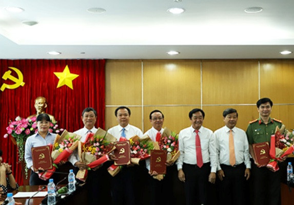 Bình Dương bổ nhiệm nhiều lãnh đạo chủ chốt ảnh 1