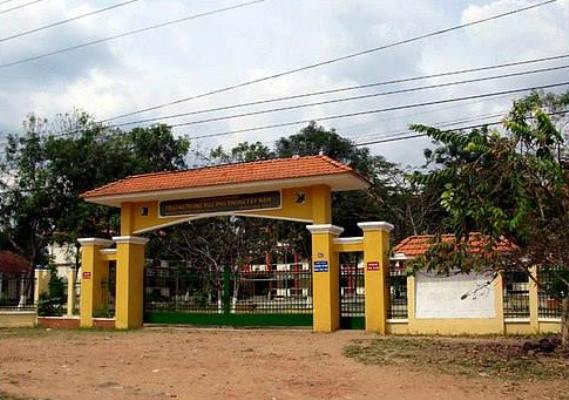 Phát hiện bảo vệ chết bất thường trong trường học ảnh 1