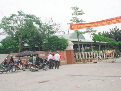 Nhiều người lao động có mặt chia sẻ khó khăn với DN