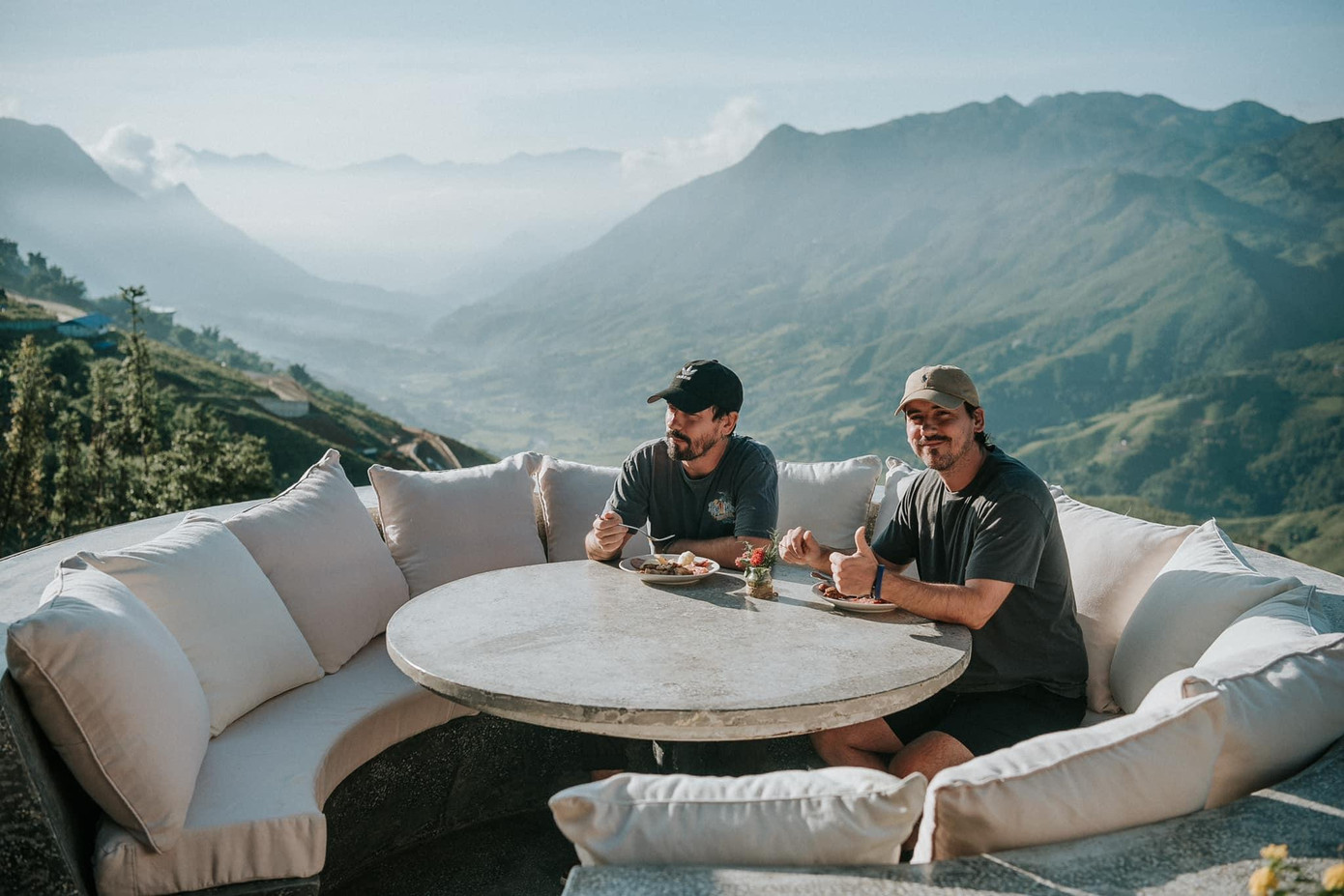 Sa Pa là địa điểm hai anh em chọn làm bối cảnh MV "Stay with me".