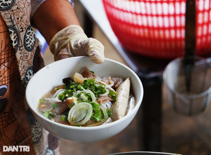 Từng nguyên liệu đều được bà Thanh chăm chút (Ảnh: Ngọc Ngân) Từng nguyên liệu đều được bà Thanh chăm chút (Ảnh: Ngọc Ngân)