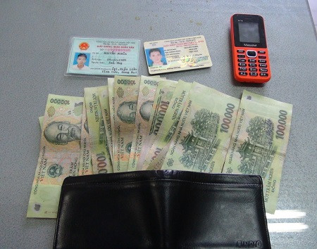 Nghi phạm sát hại thanh niên trong khách sạn ra đầu thú ảnh 1