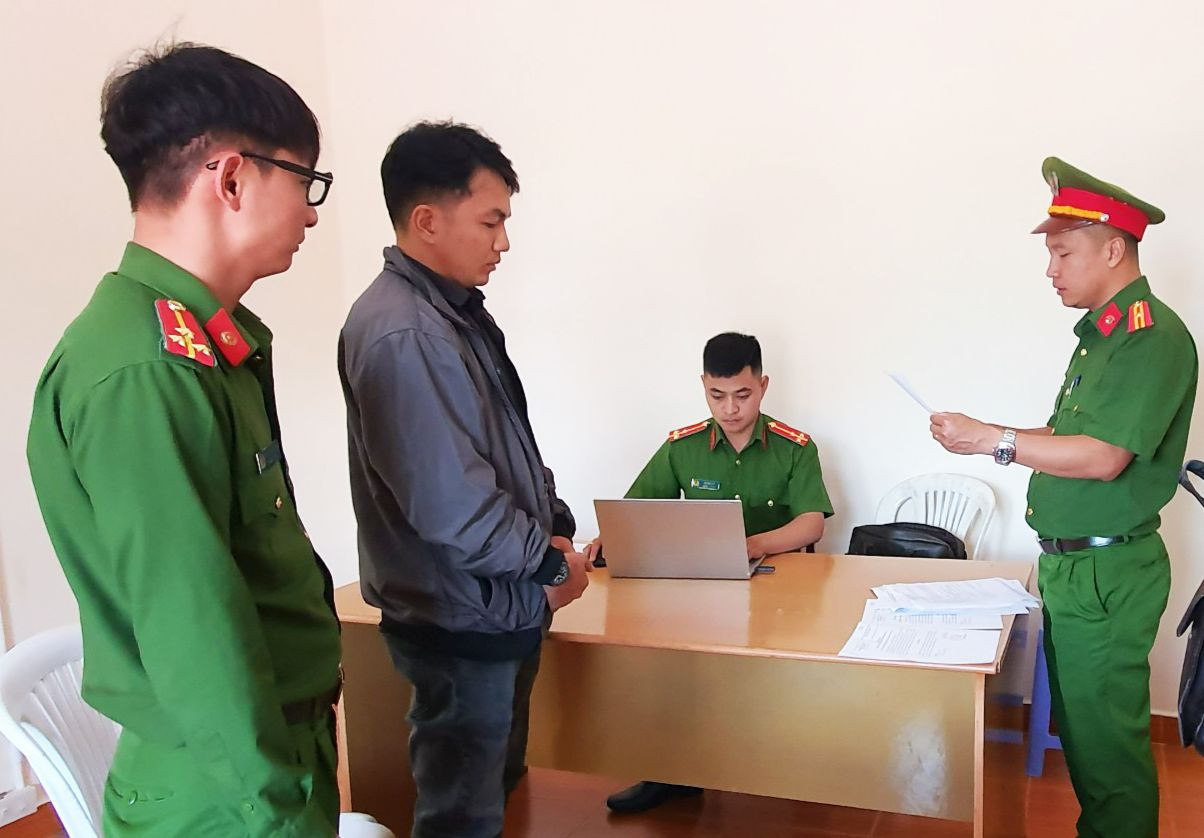 Nguyễn Tường Khoa bị khởi tố, bắt tạm giam Nguyễn Tường Khoa bị khởi tố, bắt tạm giam