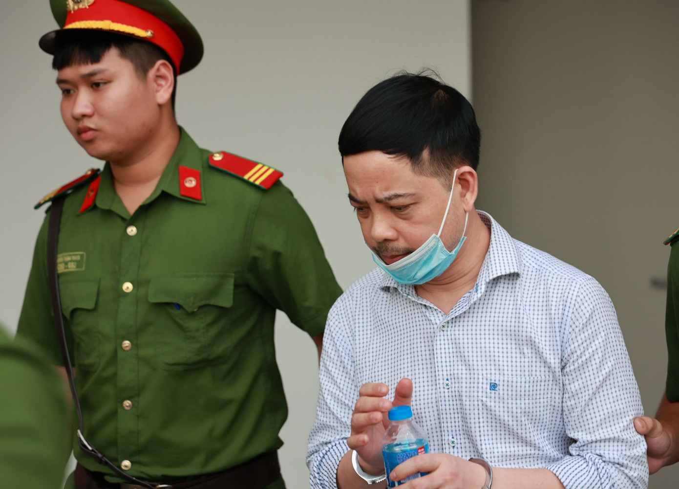 Bốn án tù chung thân trong vụ chuyến bay giải cứu ảnh 4 Bốn án tù chung thân trong vụ chuyến bay giải cứu ảnh 4