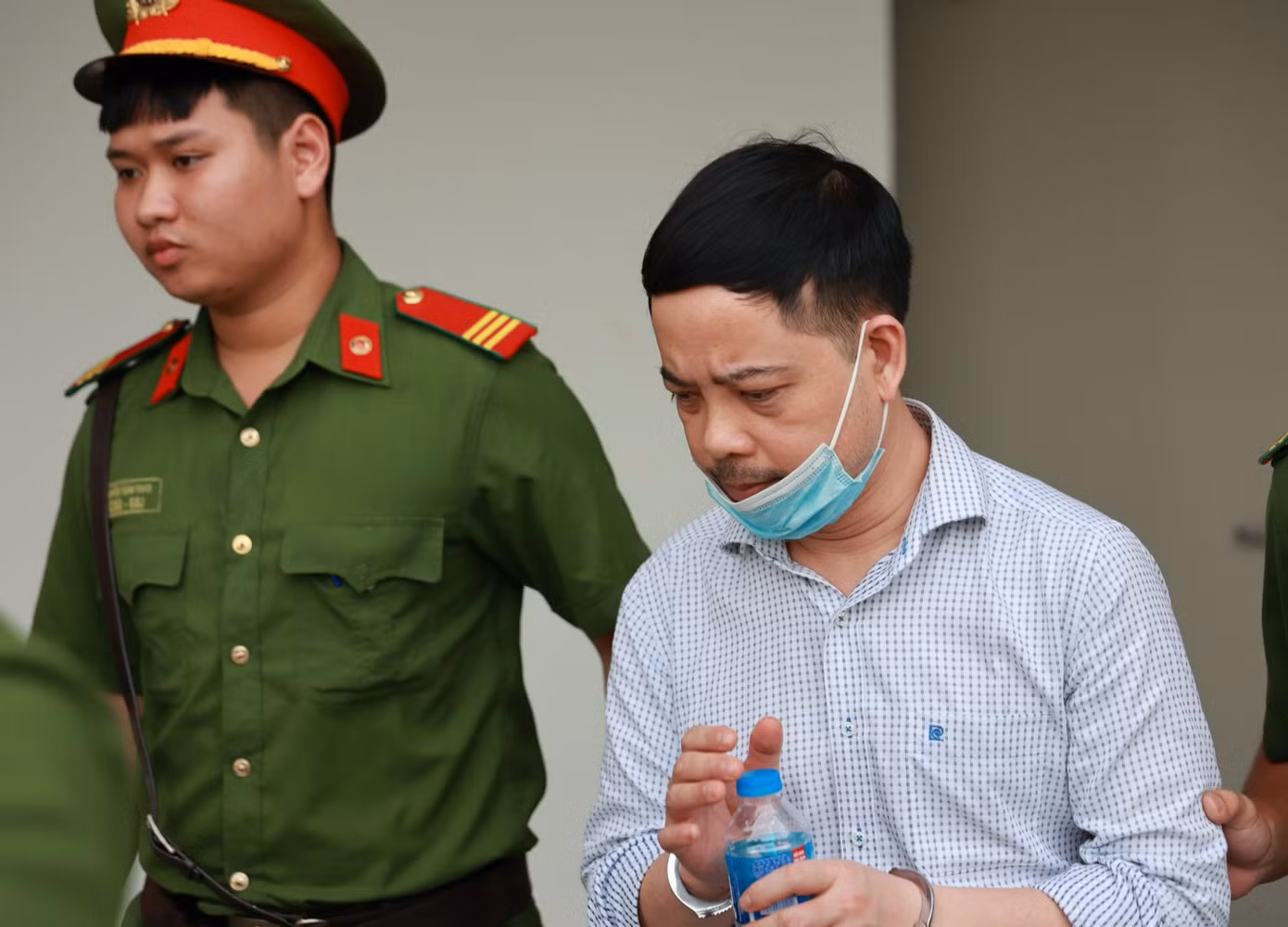 Bốn án tù chung thân trong vụ chuyến bay giải cứu ảnh 4