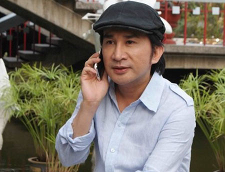 Ngoài NSƯT Kim Tử Long, còn có 2 nghệ sĩ khác tên L. và T. cũng bị cơ quan CSĐT mời về trụ sở lấy lời khai