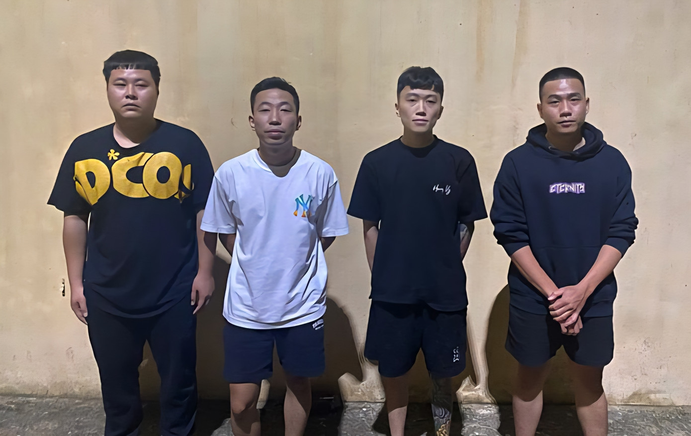 Quảng Ninh khởi tố nhóm cho vay nặng lãi ép cầm tài khoản iCloud.