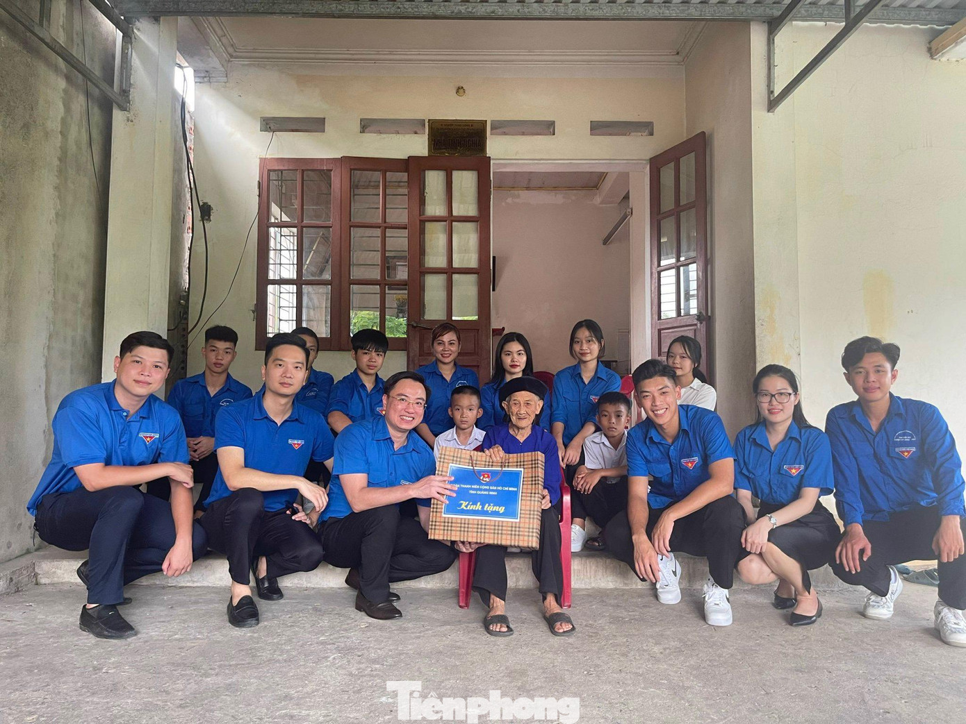 Ngay từ cuối tháng 6, tuổi trẻ Quảng Ninh đã bắt tay xây dựng kế hoạch, chương trình tổ chức các hoạt động “Đền ơn đáp nghĩa” thiết thực trong tháng 7 nhằm thay lời tri ân đến những người có công với cách mạng, các gia đình chính sách.