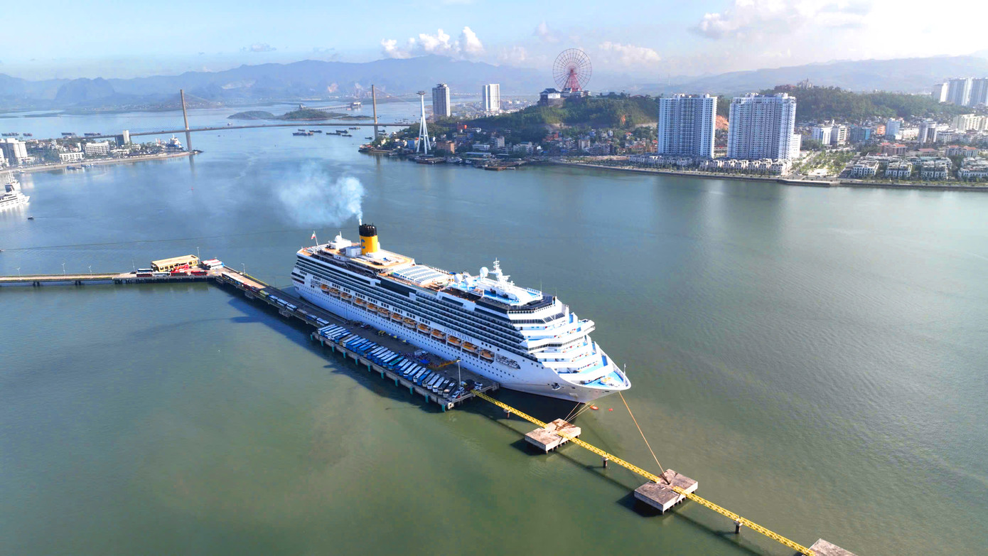 Du thuyền Costa Serena quốc tịch Italia nổi tiếng với các chuyến hành trình tại khu vực châu Á.