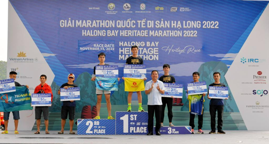 Các vận động viên chinh phục các đường chạy ở 4 cự ly, gồm: 5km, 10km, 21km và 42.195km.