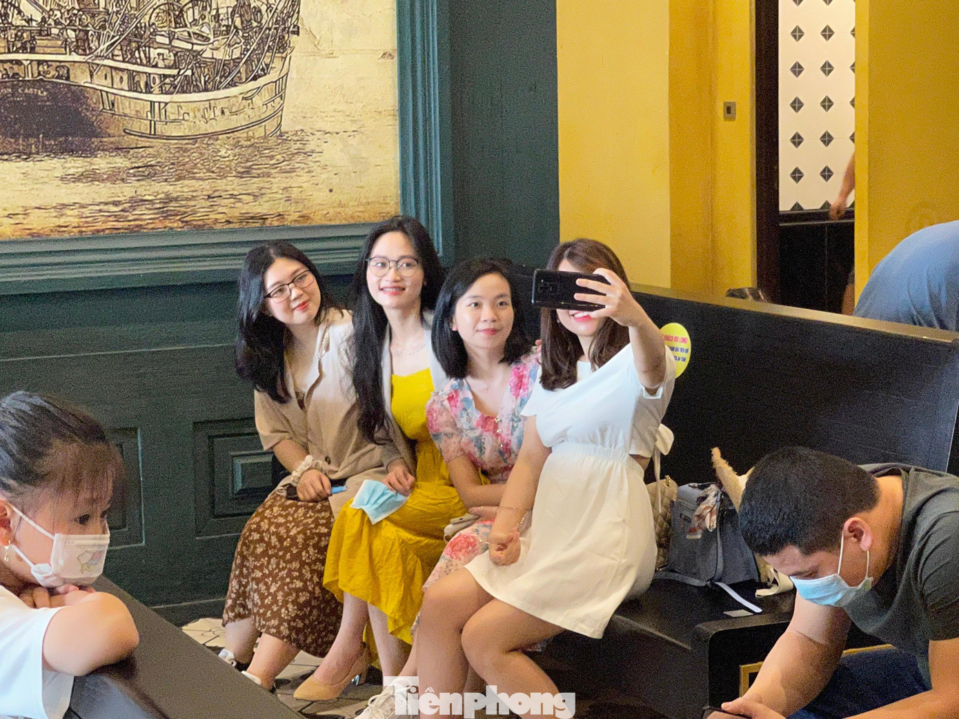 Để chuẩn bị tốt các điều kiện để mở cửa hoàn toàn đón khách du lịch, hiện đã có trên 600 cơ sở du lịch, dịch vụ trên địa bàn tỉnh được dán nhãn an toàn phòng, chống dịch COVID-19.