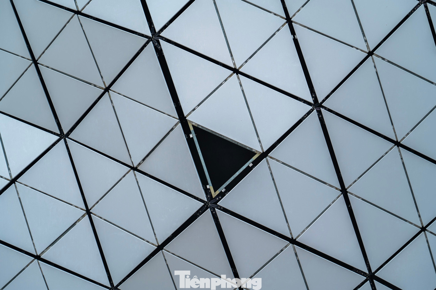 Tuy nhiên, đại diện chủ đầu tư thừa nhận, nhiều vật tư không thông dụng, sẵn có trên thị trường và phải nhập khẩu về, thời gian kéo dài… đã gây khó khăn cho công tác khắc phục, sửa chữa công trình. Tuy nhiên, đại diện chủ đầu tư thừa nhận, nhiều vật tư không thông dụng, sẵn có trên thị trường và phải nhập khẩu về, thời gian kéo dài… đã gây khó khăn cho công tác khắc phục, sửa chữa công trình.